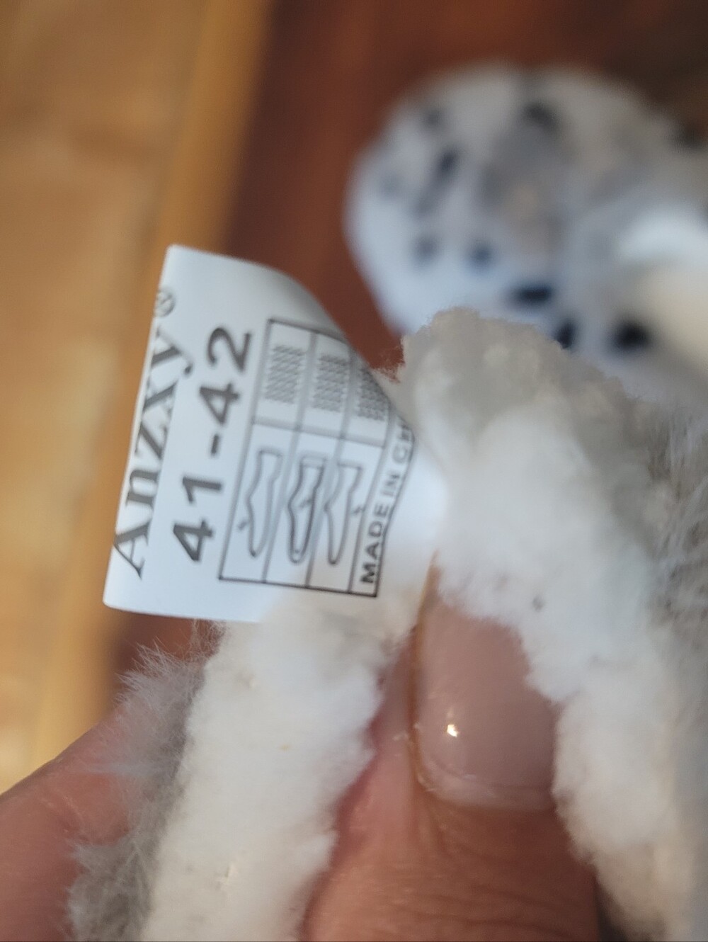 Faux Fur Snow Leopard Print Slipper Socks NWOT - Picture 3 of 7